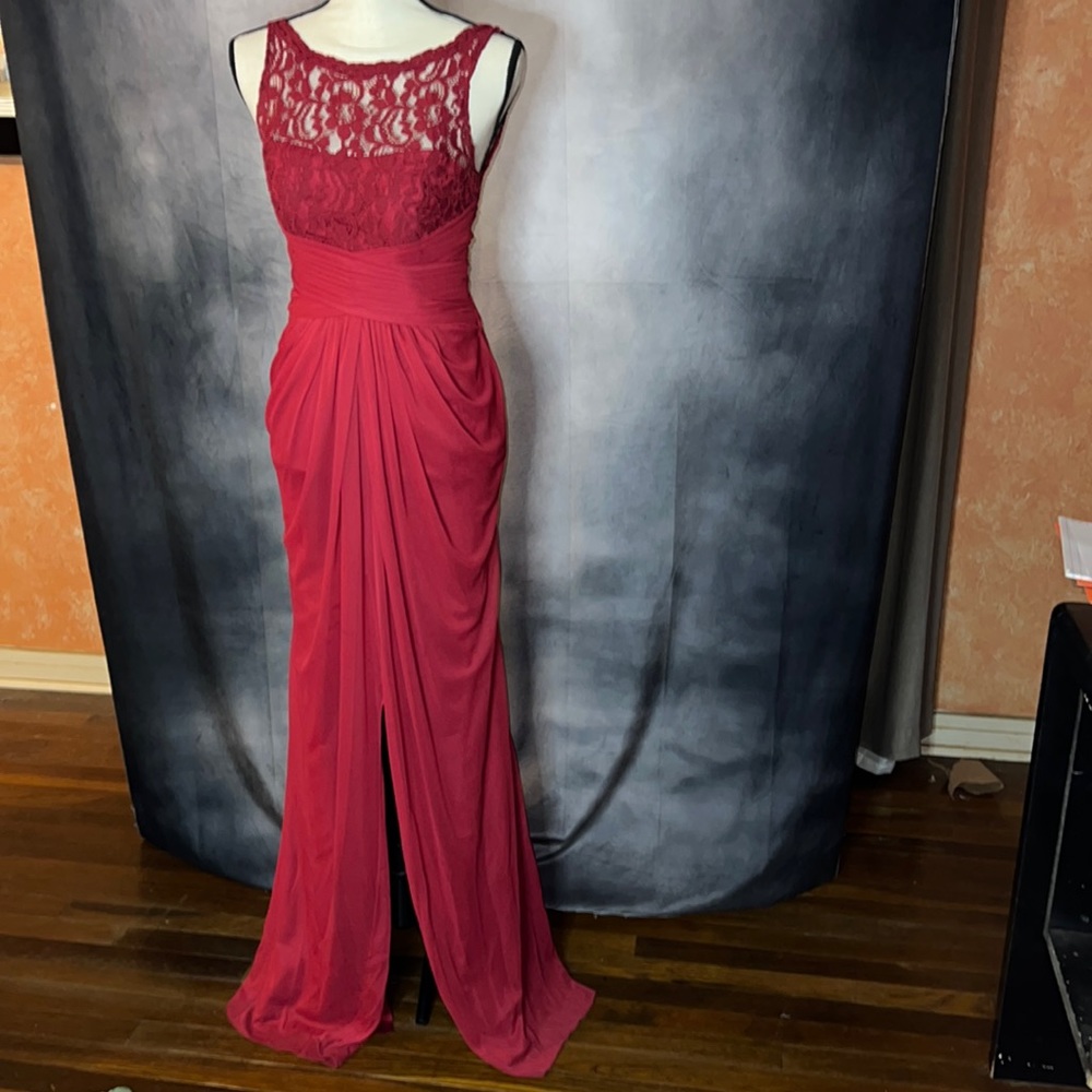 Gorgeous bridesmaid gown.